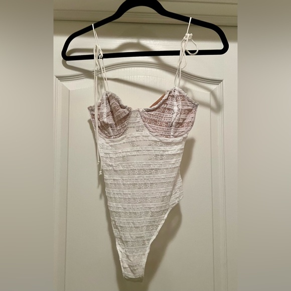 Bodysuit by for Love and Lemons slices - Picture 1 of 3